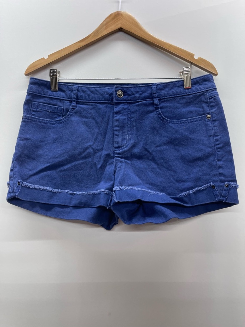 Elle Indigo Denim Frayed Hem Shorts